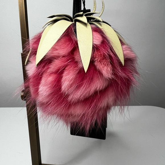 ❌SOLD❌Fendi Fur Bag Charm - Picture 2 of 8